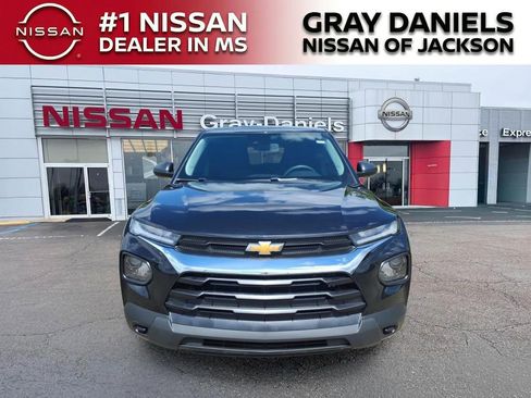 Used 2023 Chevrolet TrailBlazer LS image 2