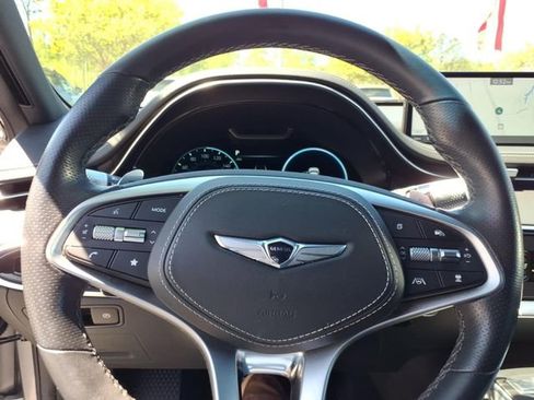 Used 2023 Genesis GV70 2.5T w/ Sport Prestige Package AWD/4WD image 25