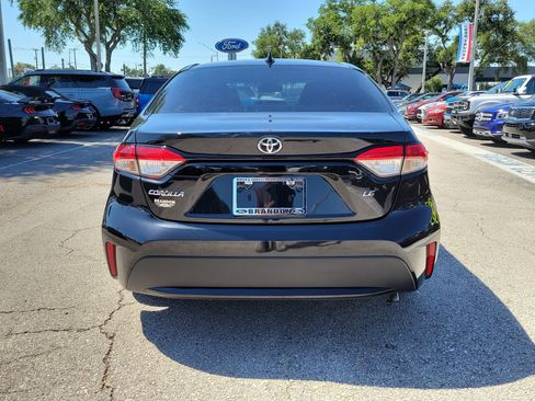 Used 2021 Toyota Corolla LE FWD image 8