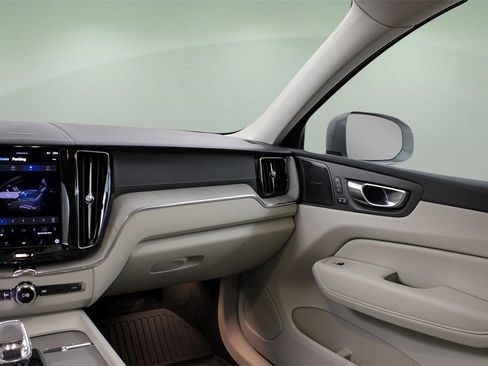 Certified 2023 Volvo XC60 T8 Ultimate image 22