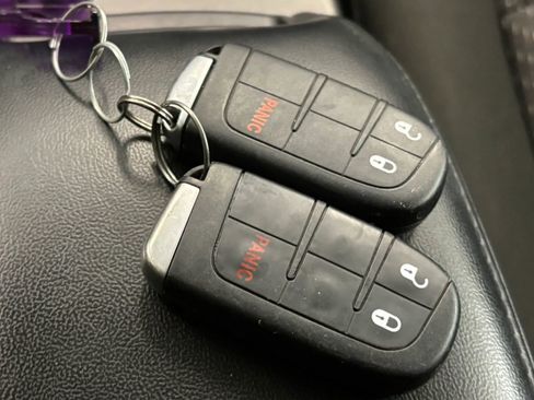 Used 2020 Dodge Journey SE w/ Blacktop Package FWD image 46
