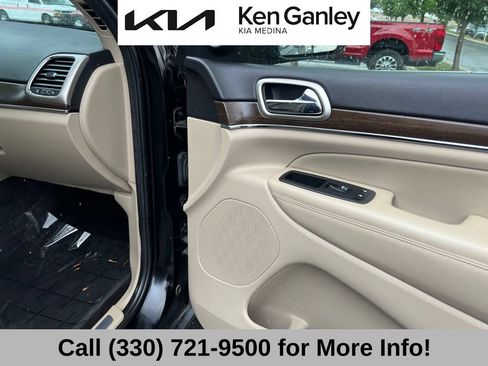 Used 2017 Jeep Grand Cherokee Limited AWD/4WD image 57
