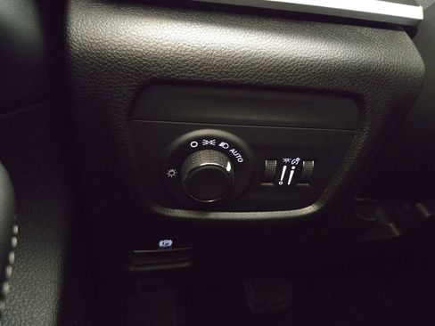 Used 2024 Jeep Grand Cherokee Altitude AWD/4WD image 30