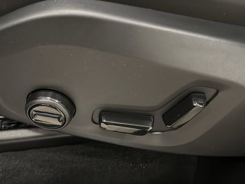 New 2026 Volvo XC90 T8 Plus w/ Protection Package Premier image 24