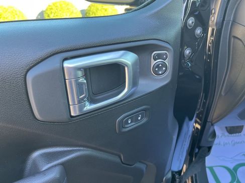 New 2026 Jeep Wrangler Unlimited Rubicon AWD/4WD image 17