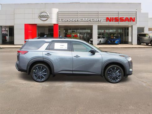 New 2026 Nissan Pathfinder SL w/ SL Premium Package image 2