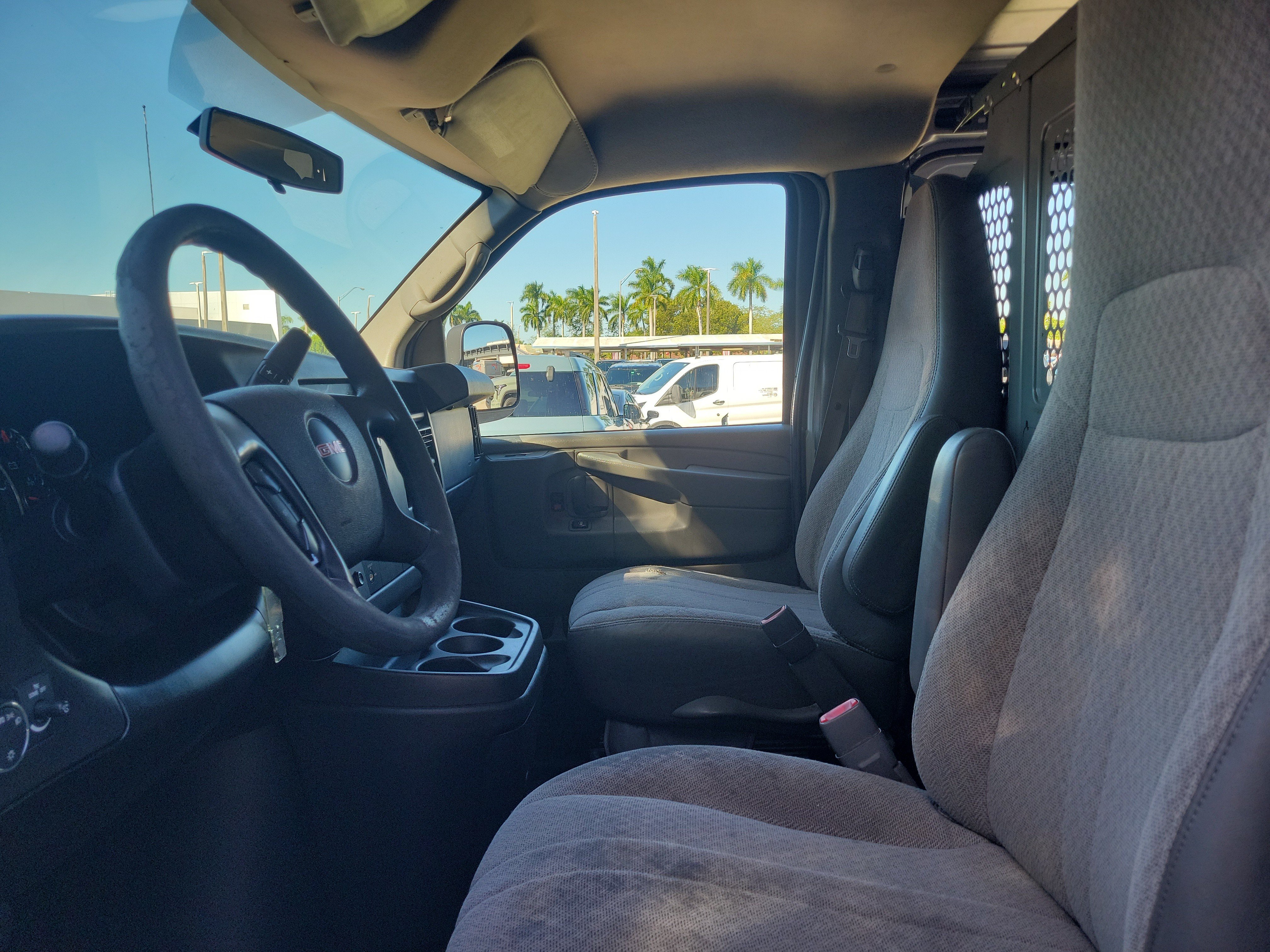 Used 2014 GMC Savana 2500 RWD image 16