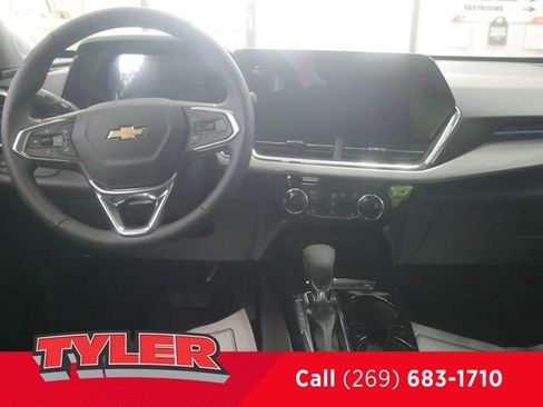 New 2026 Chevrolet Trax LT w/ Driver Confidence Package FWD image 39