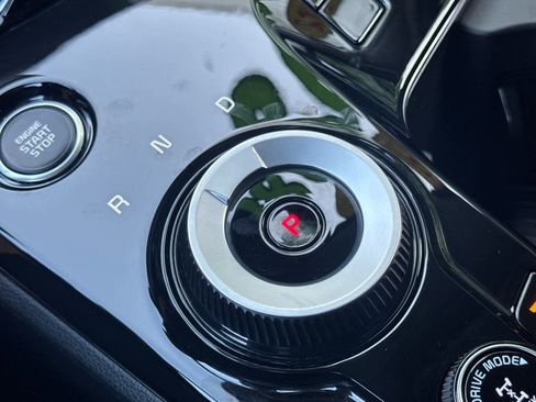 Used 2025 Kia Sportage EX image 20