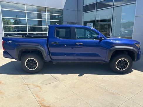 Used 2024 Toyota Tacoma TRD Off-Road AWD/4WD image 8