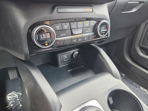 Used 2021 Ford Escape SE w/ SE Sport Appearance Package AWD/4WD image 10