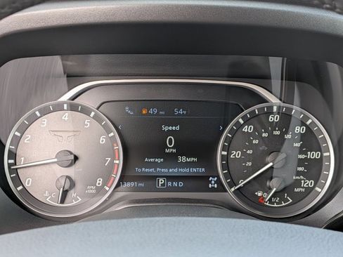 Certified 2024 Nissan Titan SV w/ SV Convenience Package image 18