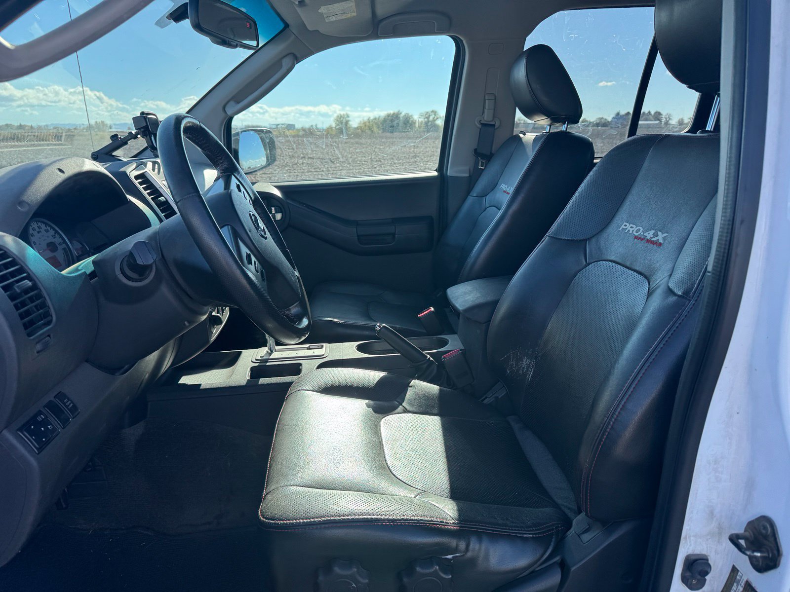 Used 2011 Nissan Xterra PRO-4X w/ Pro-4x Leather Pkg AWD/4WD image 9