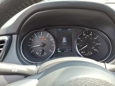 Used 2019 Nissan Rogue SV FWD image 8