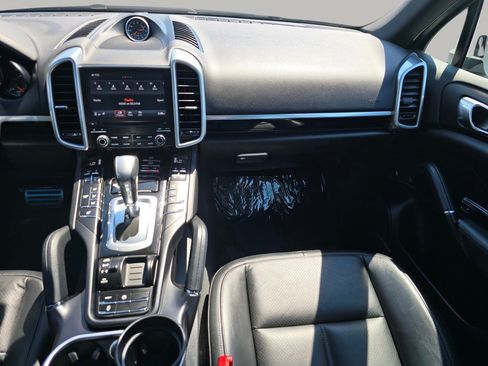 Used 2018 Porsche Cayenne S AWD/4WD image 4