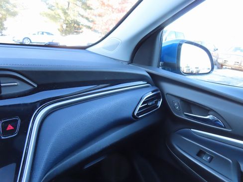 Used 2023 Chevrolet Bolt EUV Premier w/ Sun & Sound Package image 25