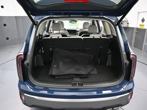 Used 2025 Kia Telluride EX w/ EX Captain's Chair Package image 40