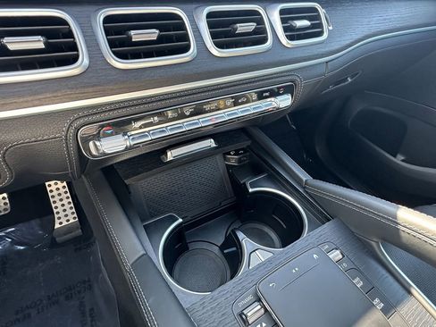 Certified 2023 Mercedes-Benz GLS 580 4MATIC image 33
