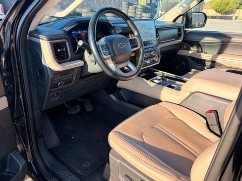 Used 2024 Ford Expedition Limited RWD image 12