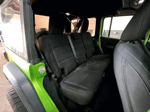 Used 2018 Jeep Wrangler Unlimited Sport image 29