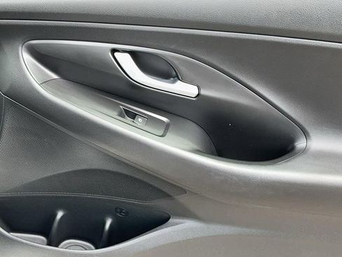 Used 2018 Hyundai Elantra GT Sport image 21