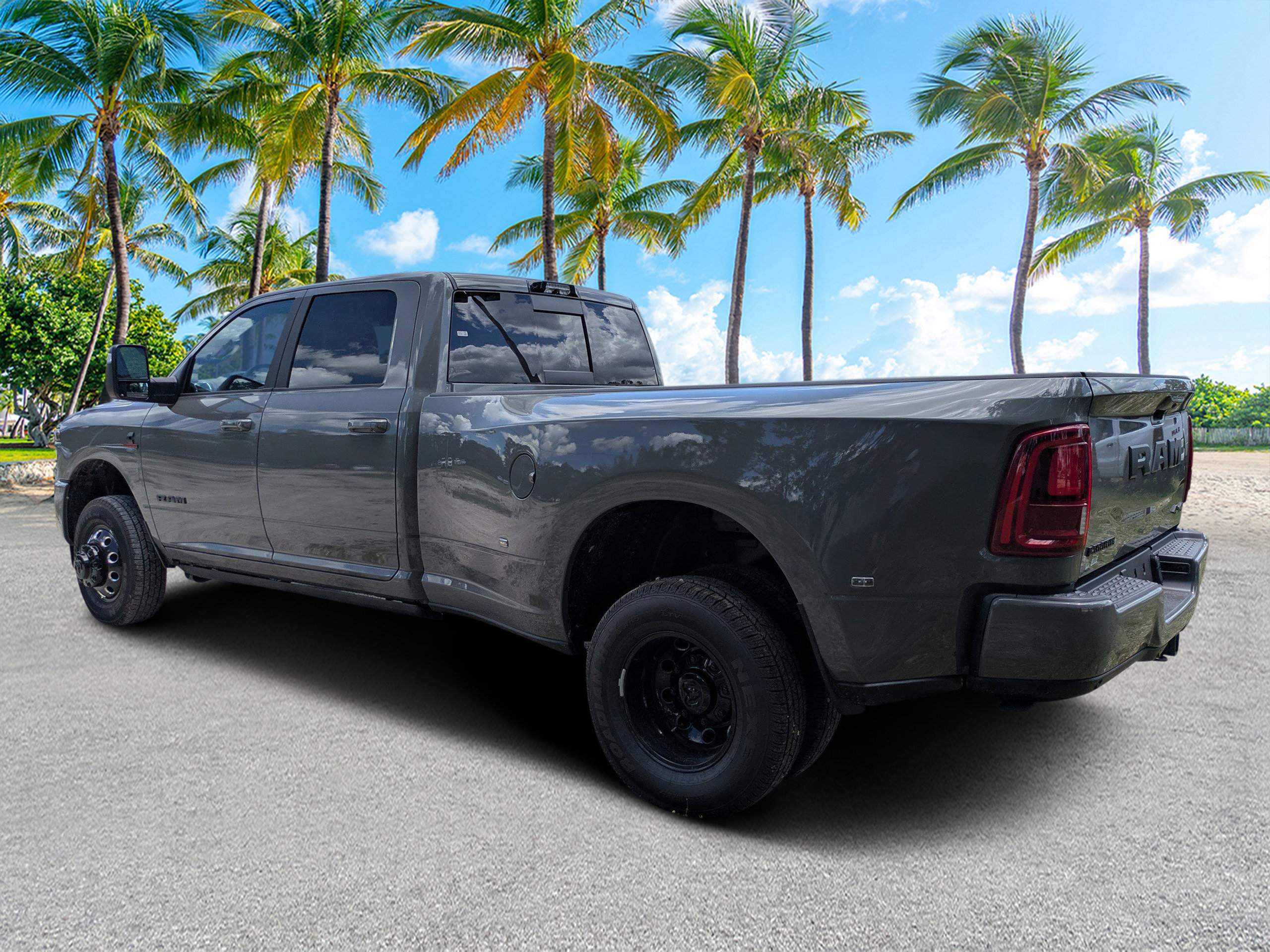 New 2026 RAM 3500 Laramie AWD/4WD image 5