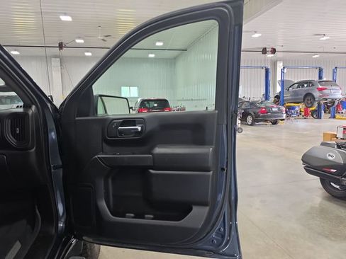 Used 2019 Chevrolet Silverado 1500 Custom Trail Boss w/ Custom Convenience Package AWD/4WD image 29
