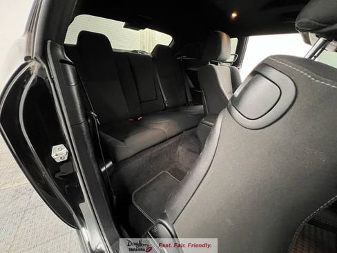 Used 2016 Dodge Challenger SXT image 36