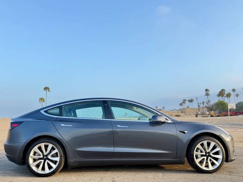 Used 2018 Tesla Model 3 Long Range RWD image 5