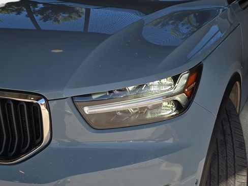 Used 2019 Volvo XC40 T5 Momentum AWD/4WD image 32