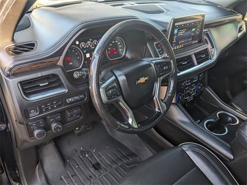 Used 2021 Chevrolet Suburban Premier w/ Premium Package image 11