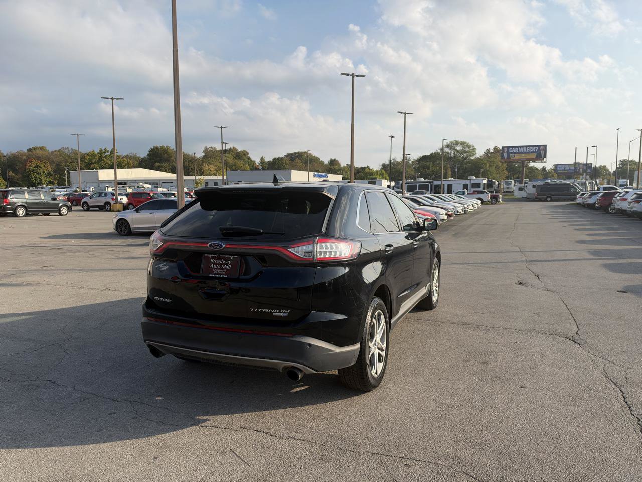 Used 2016 Ford Edge Titanium AWD/4WD image 3