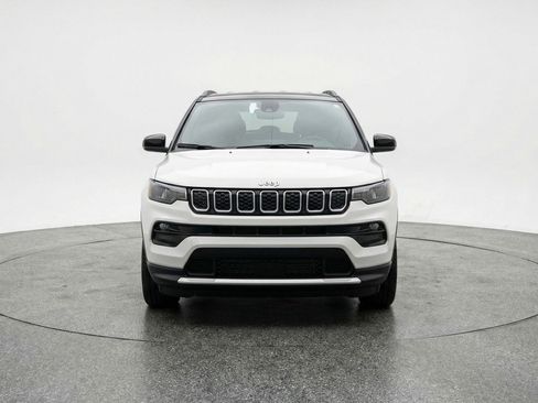Used 2025 Jeep Compass Limited AWD/4WD image 2