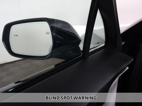 Used 2025 Cadillac Lyriq Luxury RWD image 7