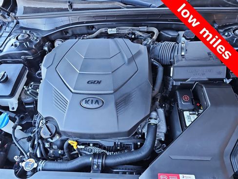 Used 2019 Kia Cadenza Premium image 13