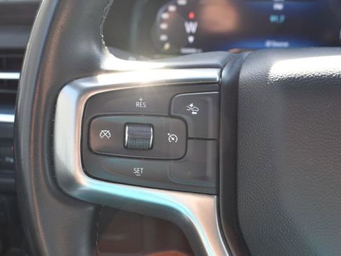 Used 2023 Chevrolet Suburban LT AWD/4WD image 23