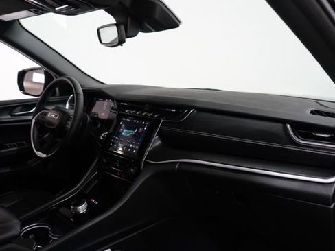 Used 2024 Jeep Grand Cherokee Altitude image 18