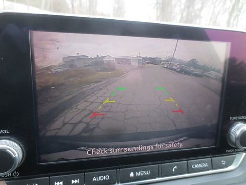 Used 2021 Nissan Rogue S image 10