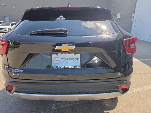 Used 2025 Chevrolet Trax LT w/ Driver Confidence Package FWD image 11