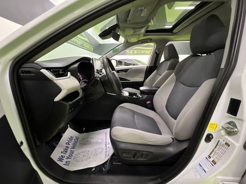 Used 2019 Toyota RAV4 XLE w/ Convenience Package AWD/4WD image 17
