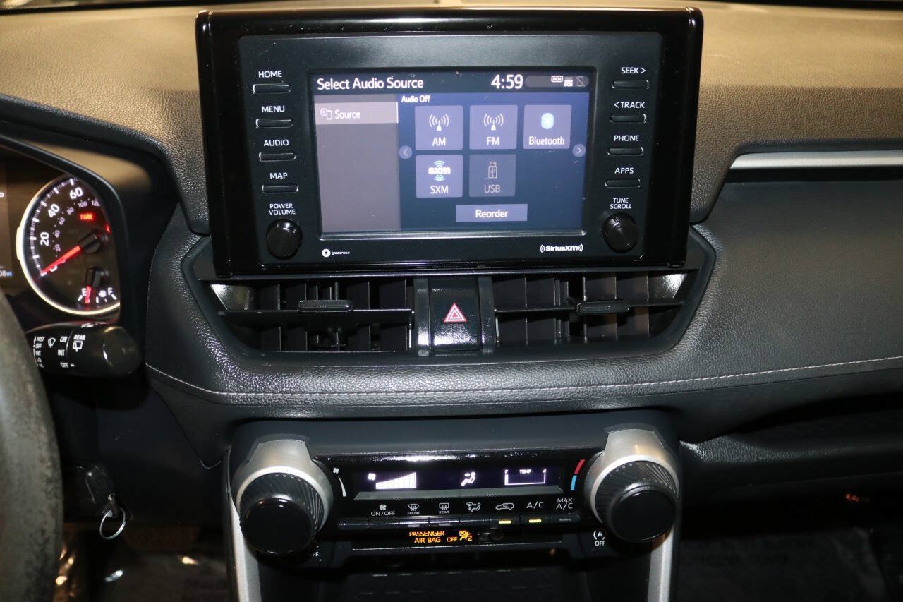 Used 2020 Toyota RAV4 LE w/ Carpet Mat Package AWD/4WD image 35