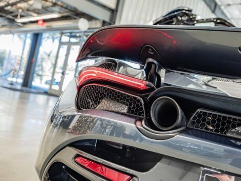 Used 2018 McLaren 720S Performance image 46