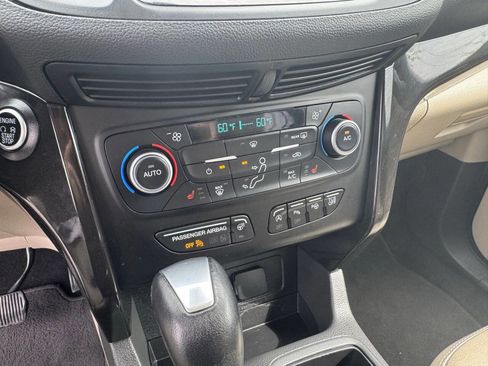 Used 2018 Ford Escape Titanium w/ Ford Safe & Smart Package AWD/4WD image 27