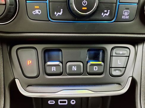 Used 2020 GMC Terrain SLE w/ Driver Convenience Package FWD image 21