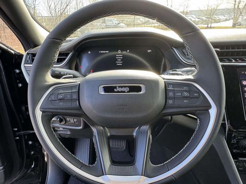 New 2025 Jeep Grand Cherokee L Altitude image 18