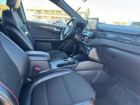 Used 2025 Ford Escape ST-Line image 19