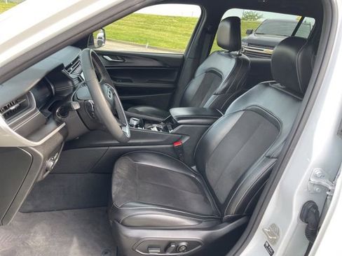 Used 2023 Jeep Grand Cherokee L Laredo AWD/4WD image 7