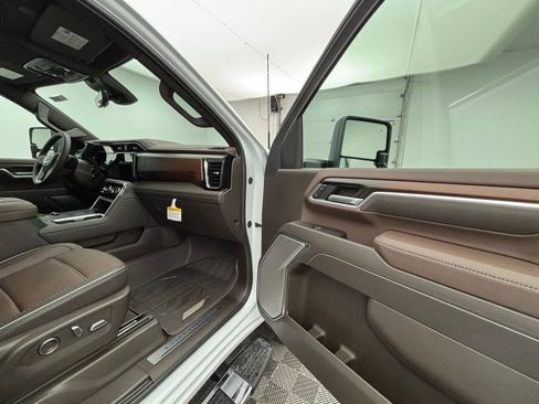 New 2026 GMC Sierra 2500 Denali w/ Denali Reserve Package image 40