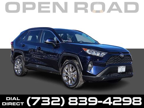 Used 2020 Toyota RAV4 XLE Premium image 1