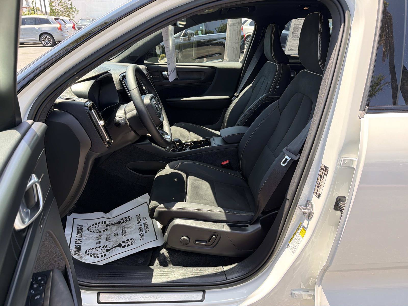 Certified 2023 Volvo XC40 Recharge Ultimate AWD/4WD image 17